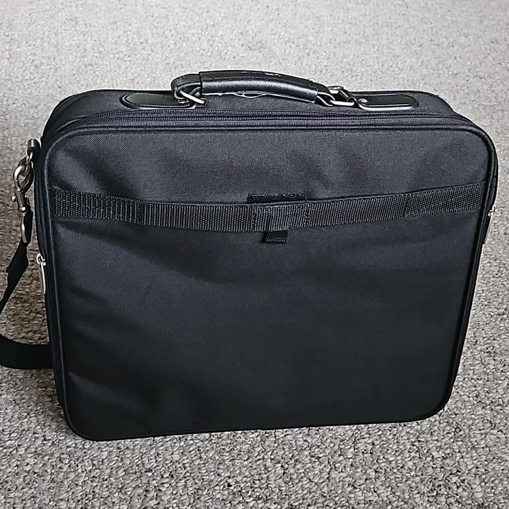 Targus Brief Case Lap Top Bag.